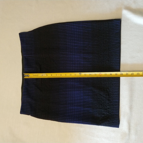 Studio point summer skirt with stunning cobalt blue and black details. Size XL - Picture 8 of 8